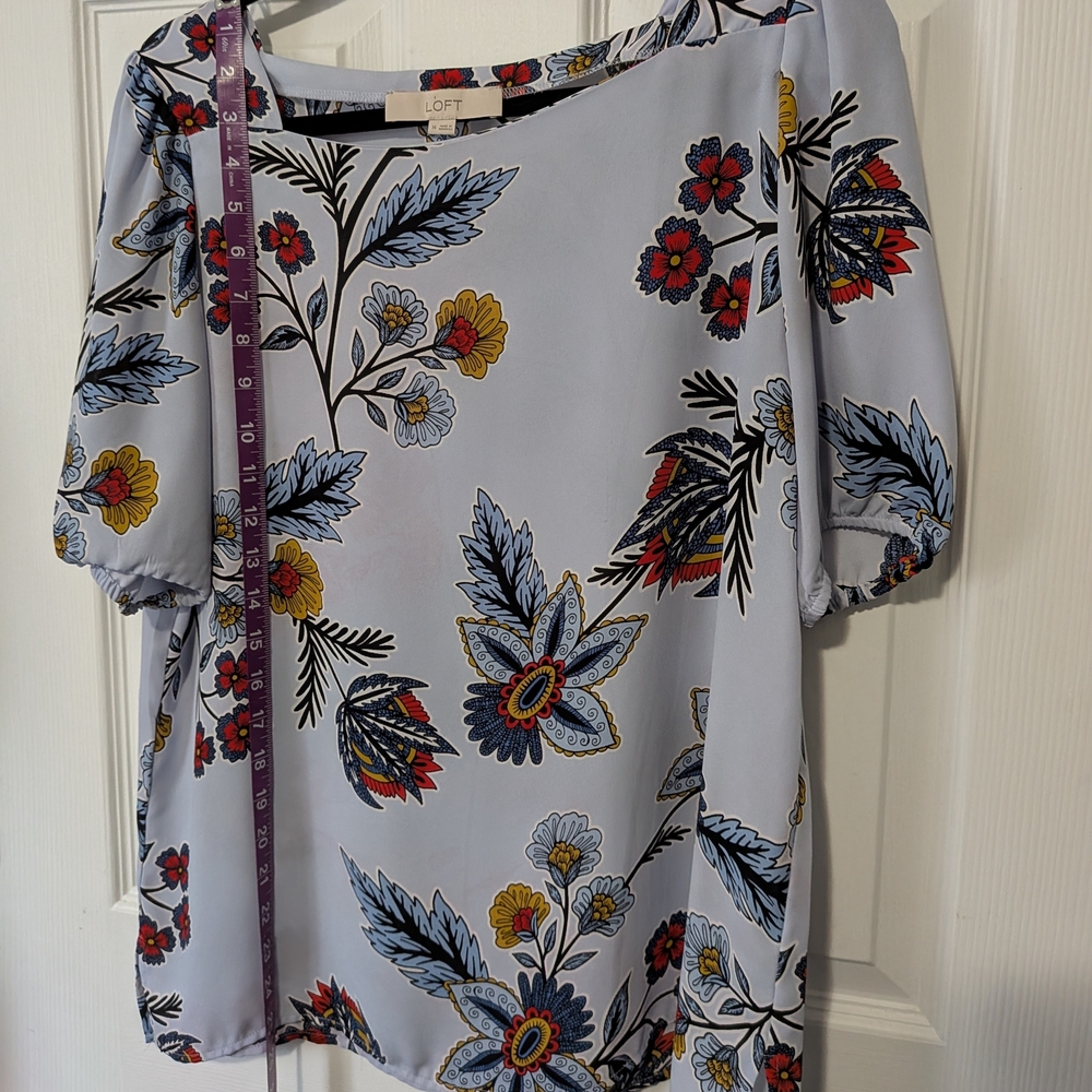 Loft Brand Floral Print Light Blue Women’s Blouse - Picture 6 of 9